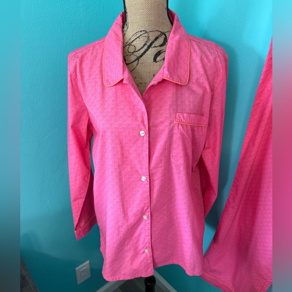 EUC Women’s Vineyard Vines Whale Pattern 2 Piece Long Sleeve Pajama Set Size M - Picture 2 of 9